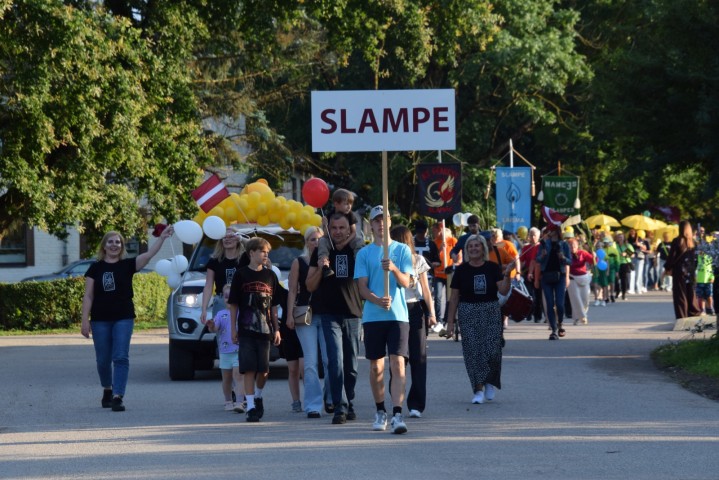 Slampes pagasta svētku gājiens 2025